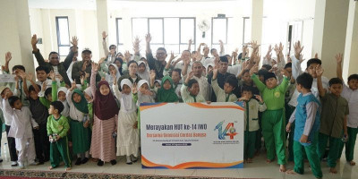IWO Salurkan Beasiswa dan Makanan Bergizi untuk Siswa SD Muhammadiyah