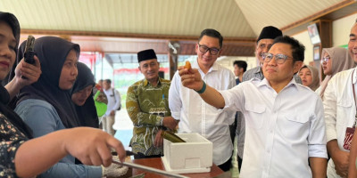 Menko PM Lihat Langsung Dampak Pemberdayaan PNM di Gresik