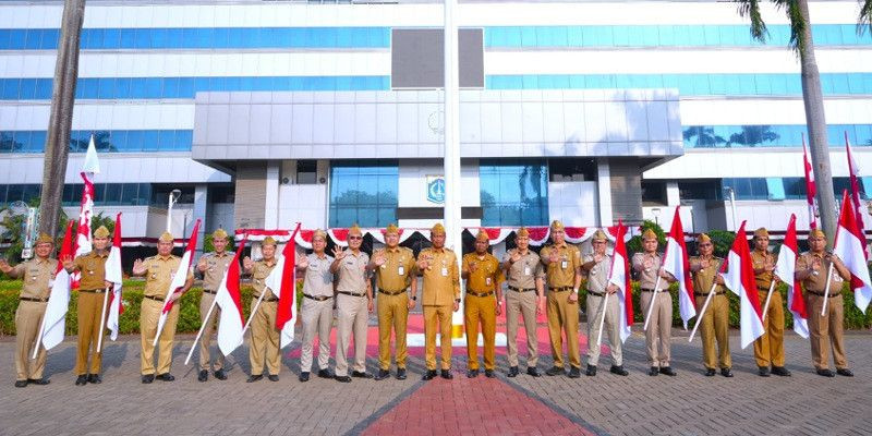 Pemkot Jakarta Timur Gerakkan Pembagian Bendera, Warga Diajak Perkuat Patriotisme