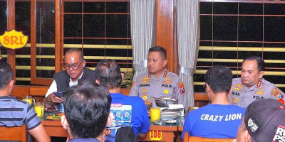 Tepati Janji Jaga Kedamaian, Kapolresta Malang Kota dan Polda Jatim Damaikan Aremania-Bonek di Pasuruan