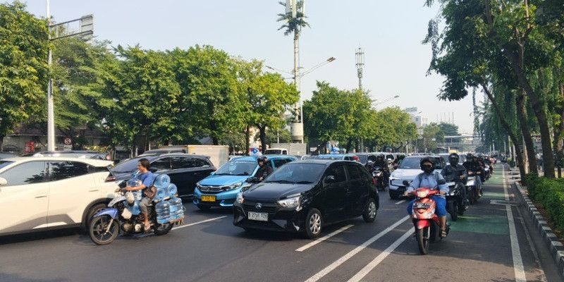 Putaran Balik Jadi Titik Macet di Jalan Kramat Raya