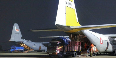 TNI Kirim 27 Ton Bantuan untuk Korban Gempa NTT, Dua Hercules Dikerahkan
