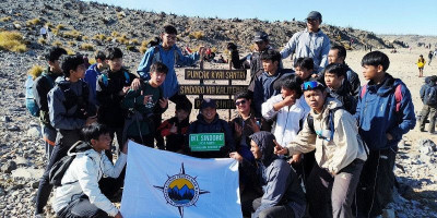 Dari Gelap Menuju Puncak, Kisah Santri SAPALA Menjemput Fajar Kemerdekaan