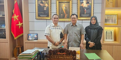 Haji Ninong Terharu, Terawan Turun Langsung Ambil Darah untuk Imunoterapi
