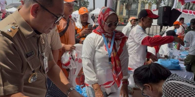 Warga Senen Kebagian 3.500 Paket Sembako dan Layanan Kesehatan Gratis