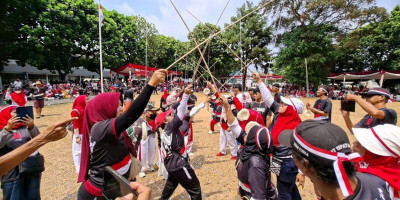 HUT ke 81 RI di Pasar Rebo Dirayakan dengan Lomba, Sembako, dan Layanan Kesehatan Gratis
