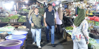 Limbah Pedagang Ikan Bikin Jalan Licin, Pemkot Jaktim Siapkan Penataan Pasar Kramat Jati