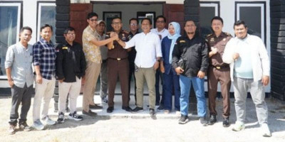 Kajari Sumbawa Barat Sambangi PWI, Perkuat Sinergi Pers dan Penegak Hukum