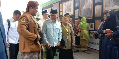 Zulhas Ziarah ke Makam KH Abdul Wahab Chasbullah Jelang Muktamar NU