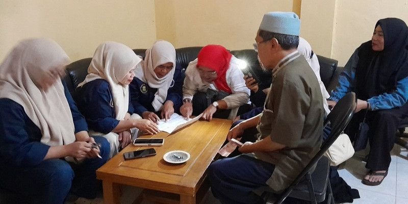Desa Makasari Apresiasi Pengabdian Guru Ngaji hingga Karang Taruna