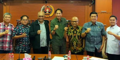 Austin Tumengkol: Dari Ruang Redaksi Menuju Panggung PWI Sumut