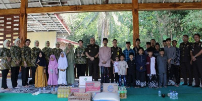 Kejari Purbalingga Salurkan Tali Asih ke Pesantren dan Panti Asuhan