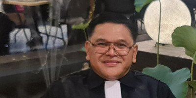 Wajah Buruk, Cermin Yang Dibelah: Ketika Konflik Profesi Advokat Tidak Semestinya Selalu Ditimpakan kepada Undang-Undang