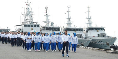 Sambut Hari Jadi Ke-81 TNI AL,  Kodaeral XIV Sorong Gelar Olahraga Bersama 