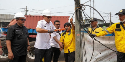 792 Meter Kabel Udara Semrawut di Ujung Menteng Ditertibkan, 17 Pemilik Jaringan Terlibat