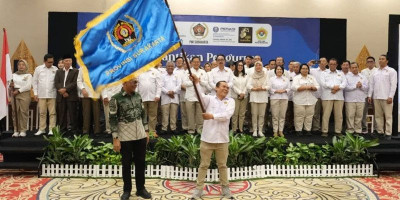 Akhmad Munir Lantik Pengurus PWI Surakarta Periode 2026-2031