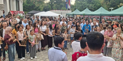 Dari Angklung hingga Nasi Padang, Festival Indonesia Memikat 1.200 Pengunjung di Bucharest