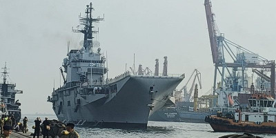 Menhan Tinjau Kapal Induk Giuseppe Garibaldi yang Bersandar di Tanjung Priok
