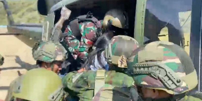 Pangkoops TNI Habema Instruksikan Evakuasi Udara Ibu Sinta dari Mbua