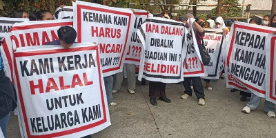 Tempat Kerja Ditutup, Ratusan Karyawan Club de Arjuna Turun ke Jalan