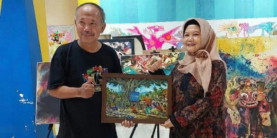Dari Cimahi, Seni Bicara Kebangsaan: Prof. Indira Santi Apresiasi Karya Seniman Lokal