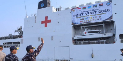 Komandan Kodaeral XIV Sorong Hadiri Pelepasan Satgas Terpadu Port Visit 2026   