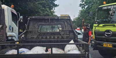 U-Turn Topjaya Jadi Biang Macet, Pak Ogah Jadi Penguasa Jalan