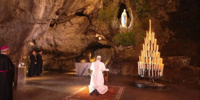 Di Hadapan Bunda Maria, Paus Leo XIV Berdoa untuk Dunia Tanpa Kebencian