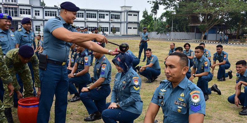 Upacara Kenaikan Pangkat Prajurit dan ASN Kodaeral XIV Sorong