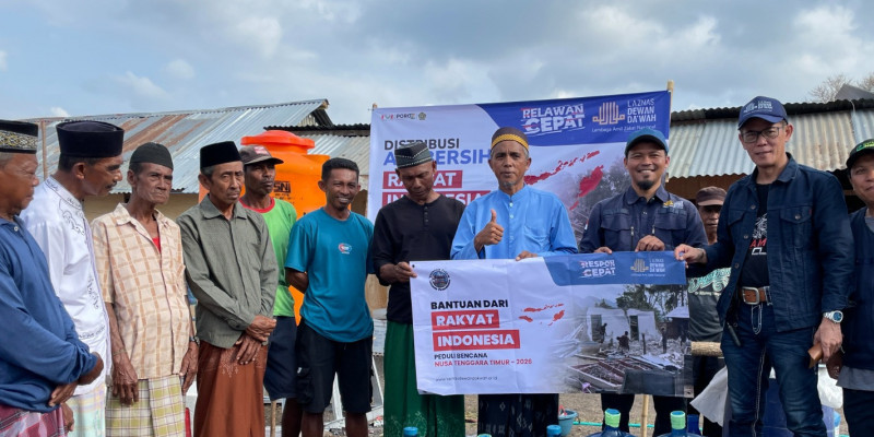 24.200 Liter Air Bersih dari Laznas Dewan Dakwah untuk Pengungsi Gempa Flores