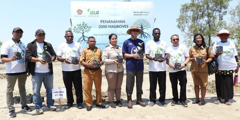 PT BIA Tanam 2.000 Mangrove di Pantai Payum, Bangun Pusat Edukasi Bersama Unmus