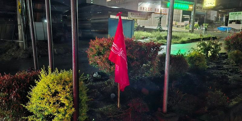 Bendera Alam Pedang Berkibar di Takengon