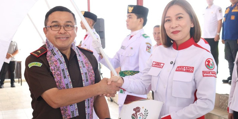 Tari Kabasaran Sambut Pengurus Baru Srikandi Jaga Desa dan ASLINMAS Minahasa