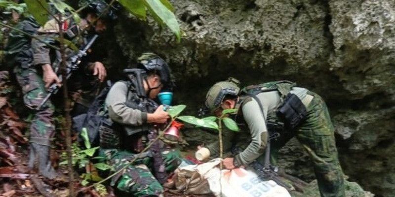 Tujuh Bulan Diburu, Dua Senjata Yonif 9 Marinir Berhasil Diamankan