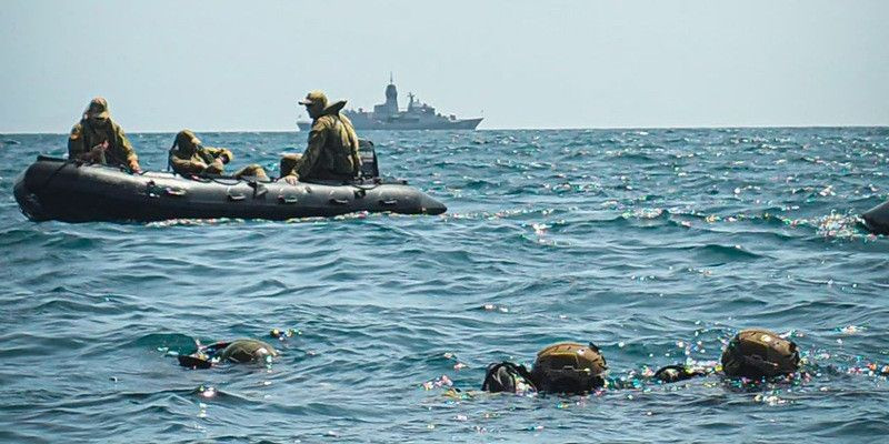 Kopaska dan Pasukan Australia Menyusup di Bawah Laut Banongan