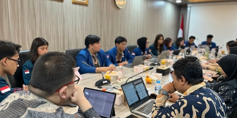 Mahasiswa Hukum UNDIP Temui Kemnaker, Kemenkum dan BPHN Bawa 8 Rekomendasi