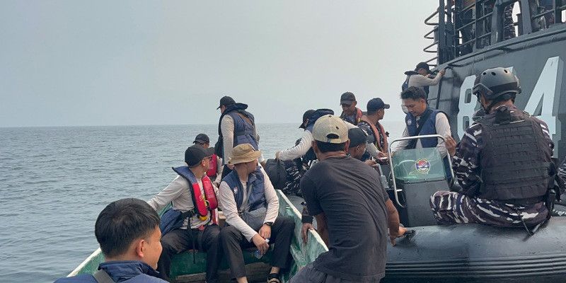KRI Layaran-854 Lanjutkan Misi Ekspedisi Rupiah Berdaulat 2026 di Kampung Arguni-Taver, Fakfak