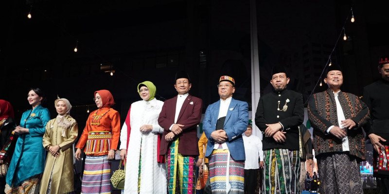 Dari Lipa Sabbe hingga Tajung Palembang, Pimpinan Kemenag Akan Berparade di Festival Sarung dan Peci Santri