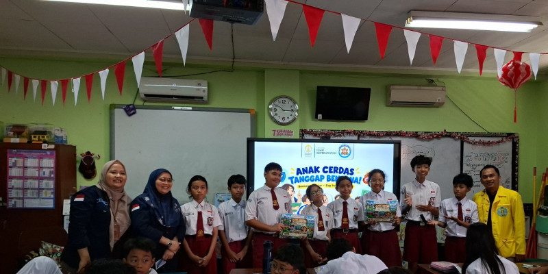 Cetak Generasi Tangguh Sejak Dini, FIK UI Gelar Edukasi Kesiapsiagaan Bencana Perkotaan di SDN 01 Menteng