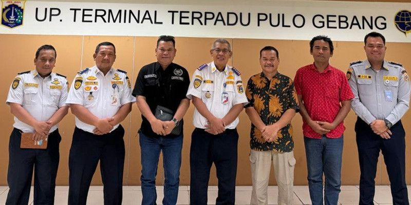 Pokja PWI Wali Kota Jakarta Timur dan UPT Terminal Pulogebang Perkuat Sinergi Pelayanan Publik